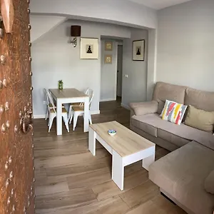 Apartamento Con Garaje Y Patio Apartamento